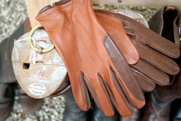 brown leather horse riding gloves
