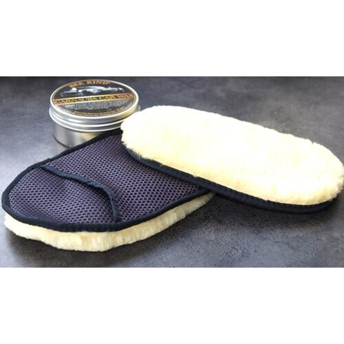Bee Kind Plush Polishing Mitt